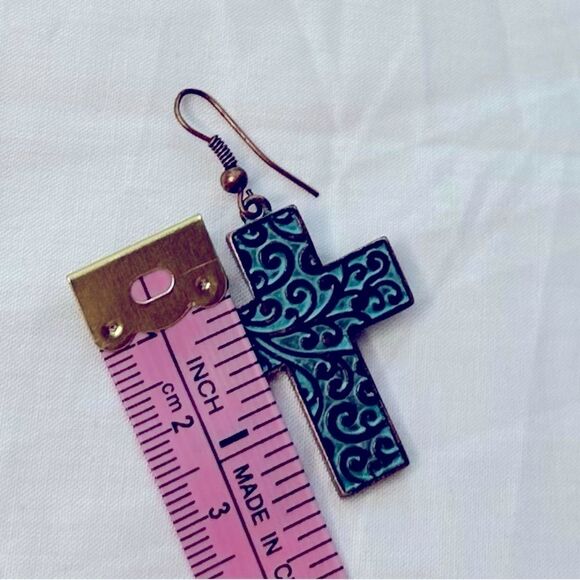 Western Cross Pendant Necklace and Earring Set - Picture 9 of 10